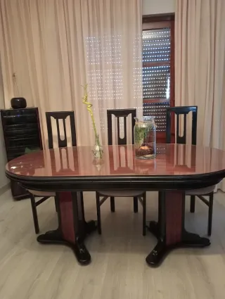 Tavolo da soggiorno con due ali allungabili