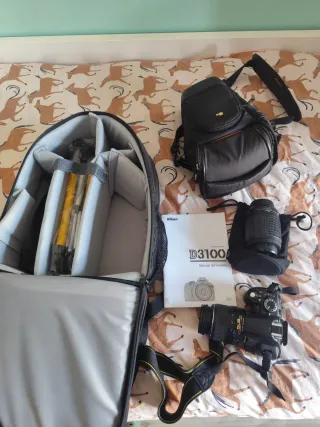 Cámara Nikon D3100 con 2 objetivos