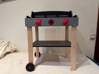 Barbacoa de juguete de madera