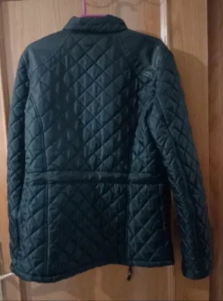 Cazadora acolchada negra