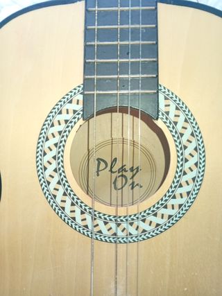 Se vende guitarra,marca Segovia fabricada valencia