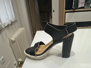 Sandalias tacón negras