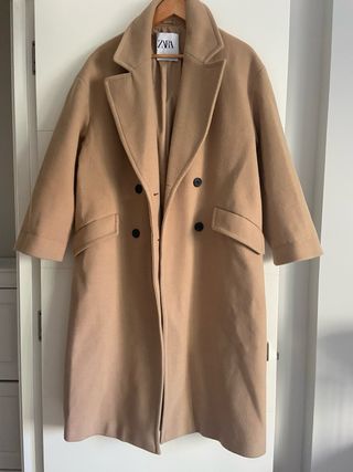 Abrigo camel oversize Zara 