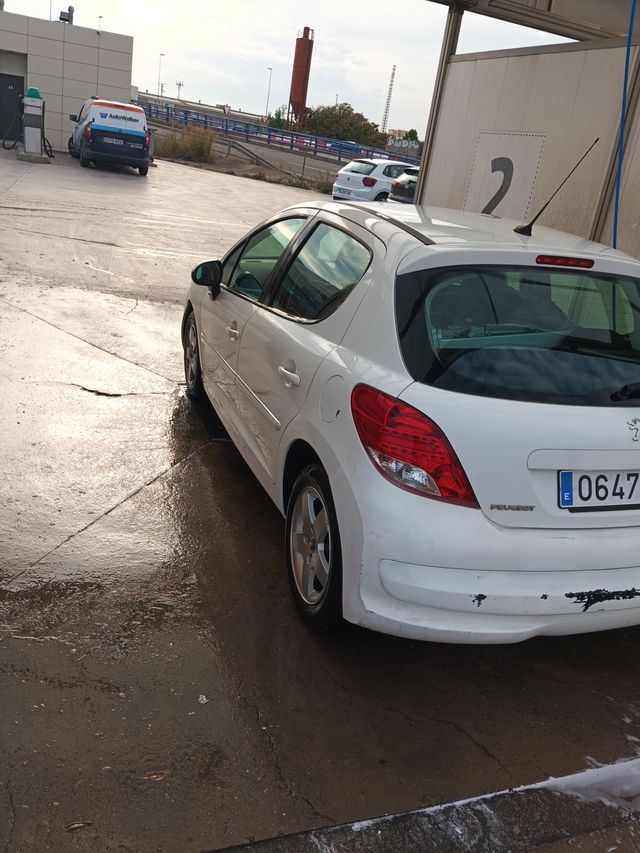 Peugeot 207 2009