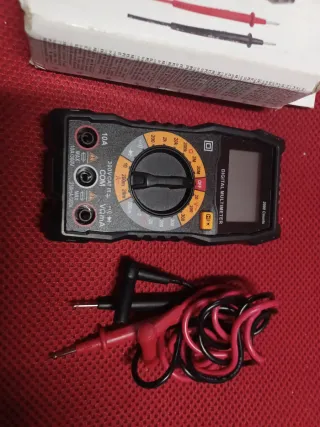 Multímetro Digital CAT III 300V 10A