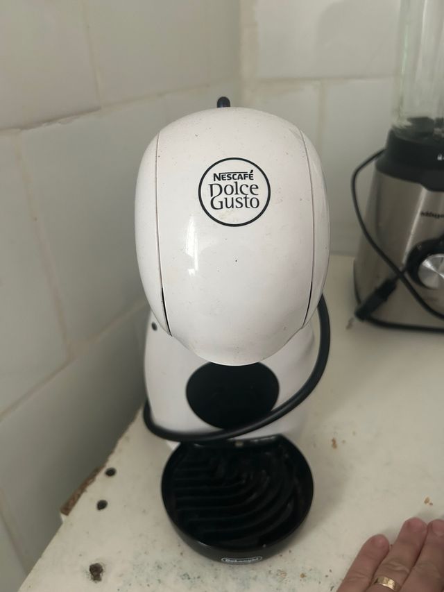 cafetera dolce gusto
en perfecto estado