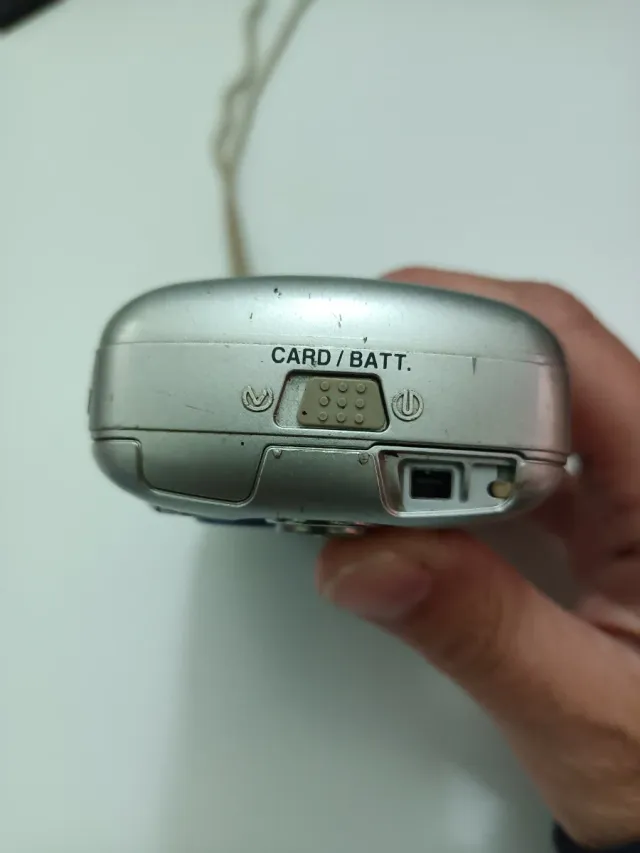 Nikon coolpix 2500 Fotocamera leggi descrizione