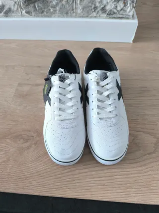 Zapatillas Munich G3 Blancas y Negras