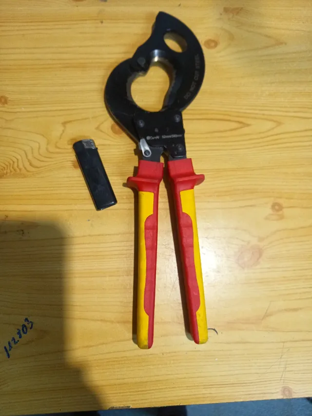 Cortacables profesional