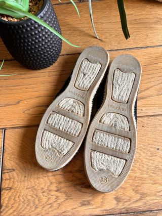 Alpargatas negras con cintas T42