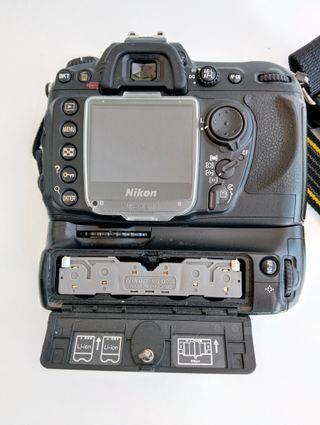 Cámara Nikon D200 + Objetivo Tamron 18-200