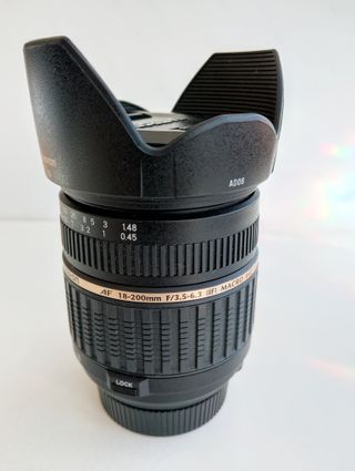 Cámara Nikon D200 + Objetivo Tamron 18-200