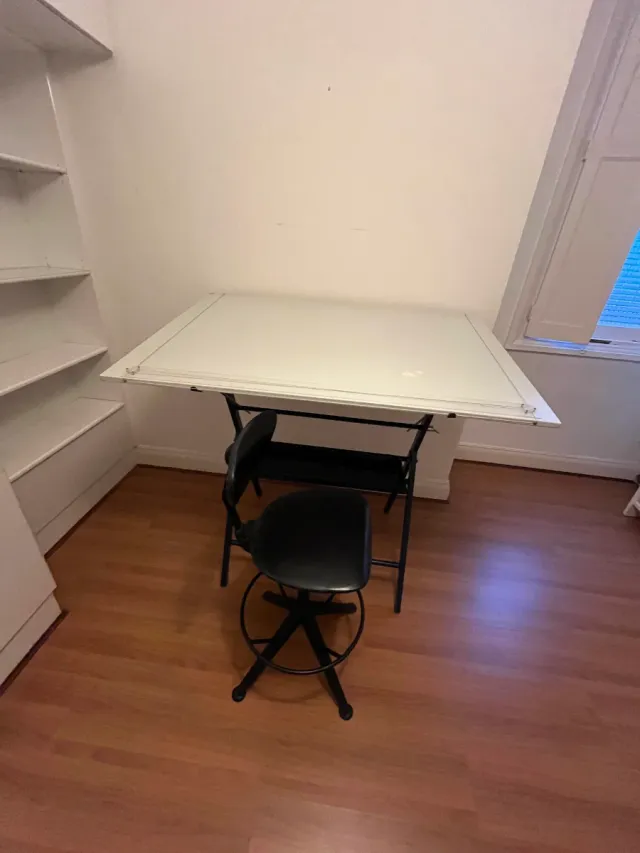 Mesa de Dibujo Ajustable + Silla