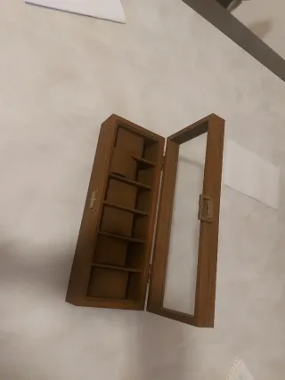 Scatola porta orologi in legno