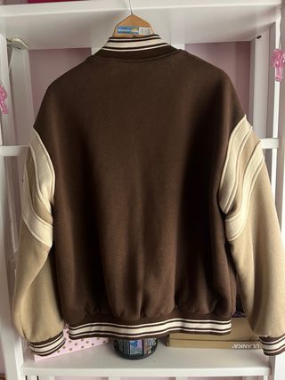 Chaqueta Bomber Bershka Marrón y Beige