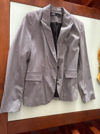 Blazer ZARA gris mujer