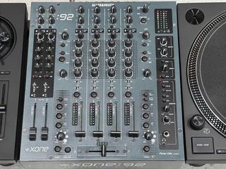 2x Technics SL-1210 MK7 + Xone:92