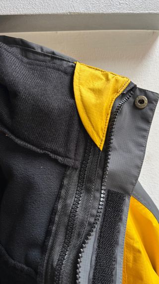Anorak The North Face Amarillo y Gris