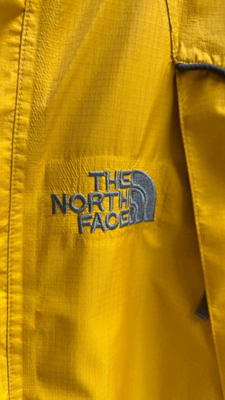 Anorak The North Face Amarillo y Gris