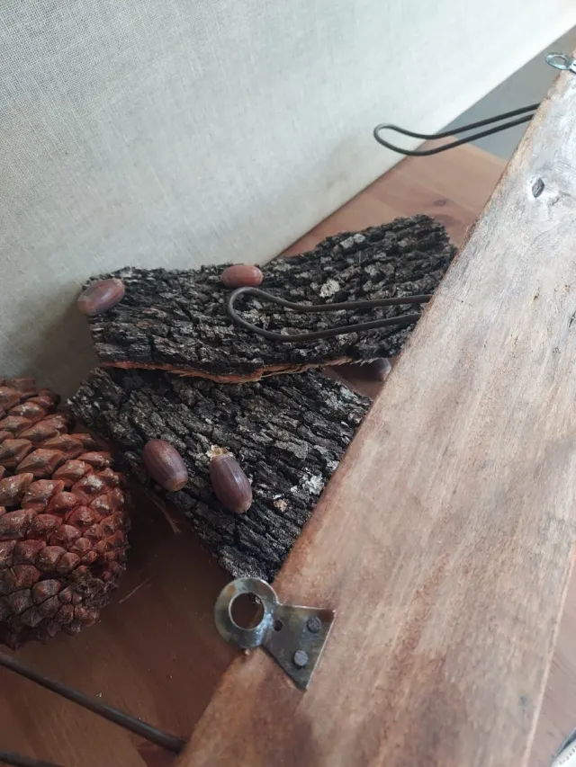 Porta abiti antico in legno e metallo