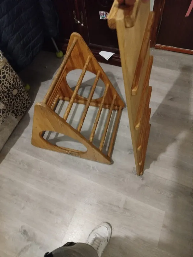 Triángulo Pikler y rampa de madera