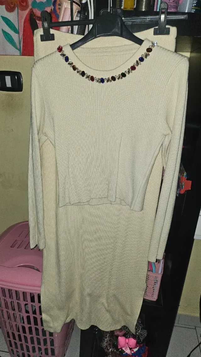 Coordinato donna beige con perline