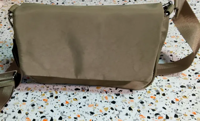 Bolso verde Encuentro