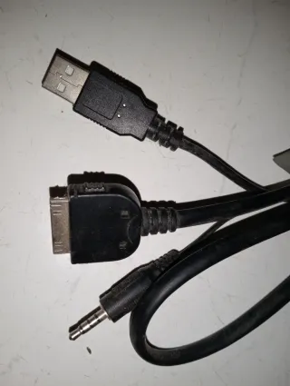 Cabos USB, 30 pin e Jack 3.5mm