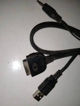 Cabos USB, 30 pin e Jack 3.5mm