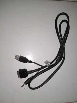 Cabos USB, 30 pin e Jack 3.5mm