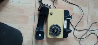 Teléfono antiguo