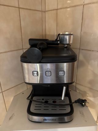 Cafetera Mandine Plata y Negra