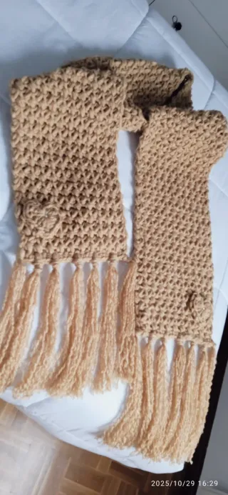 Bufanda tejida marrón y naranja