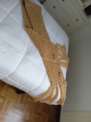 Bufanda tejida marrón y naranja