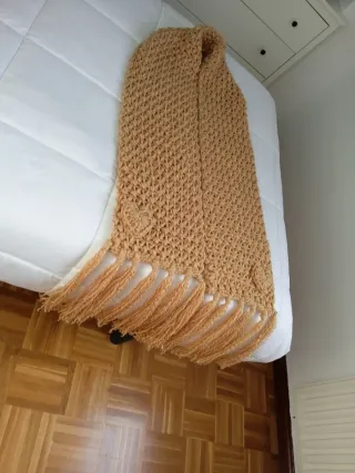 Bufanda tejida marrón y naranja