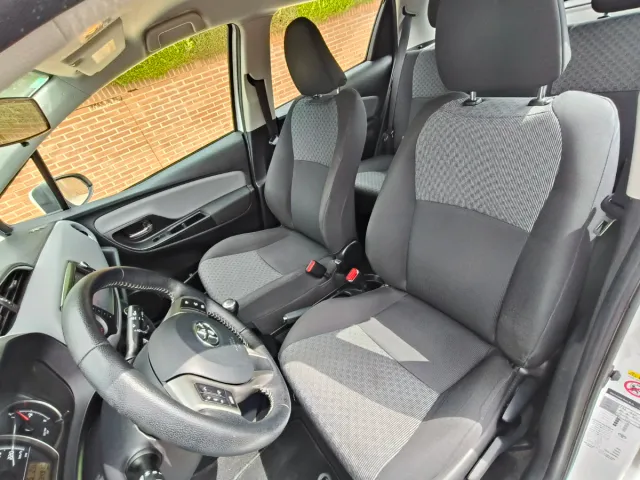Toyota Yaris 1.3 2015