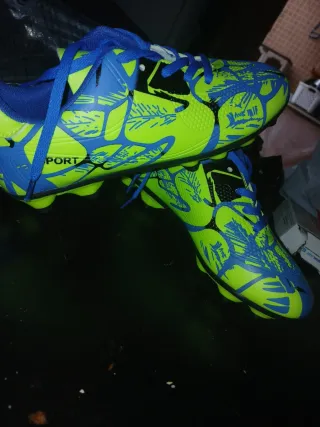 Botas de fútbol niño