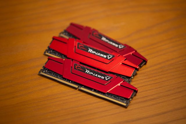 3x G.Skill Ripjaws V DDR4 16GB RAM
