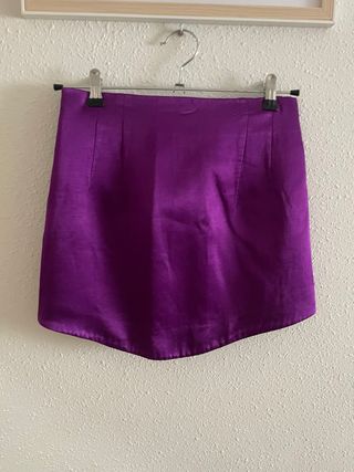 Falda morada satinada Zara