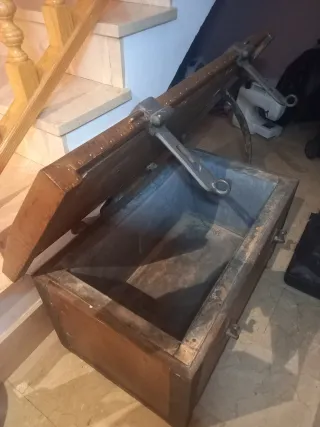 Arcón antiguo de madera