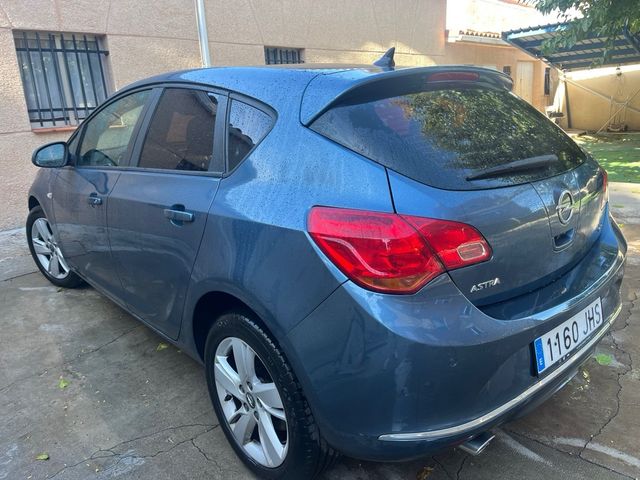 Opel Astra 2015