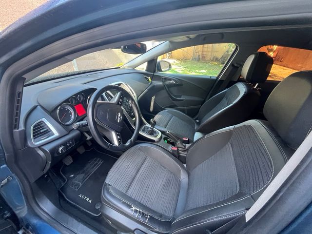 Opel Astra 2015