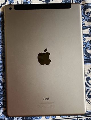 Apple iPad Air gris sin cargador 