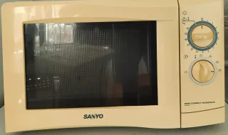 Microondas Sanyo 800W Compacto