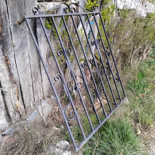 Reja de forja maciza para ventana 120 x 130 cm