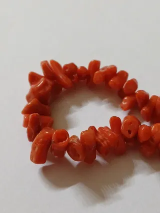 Bracciale Corallo Rosso con Chiusura Dorata