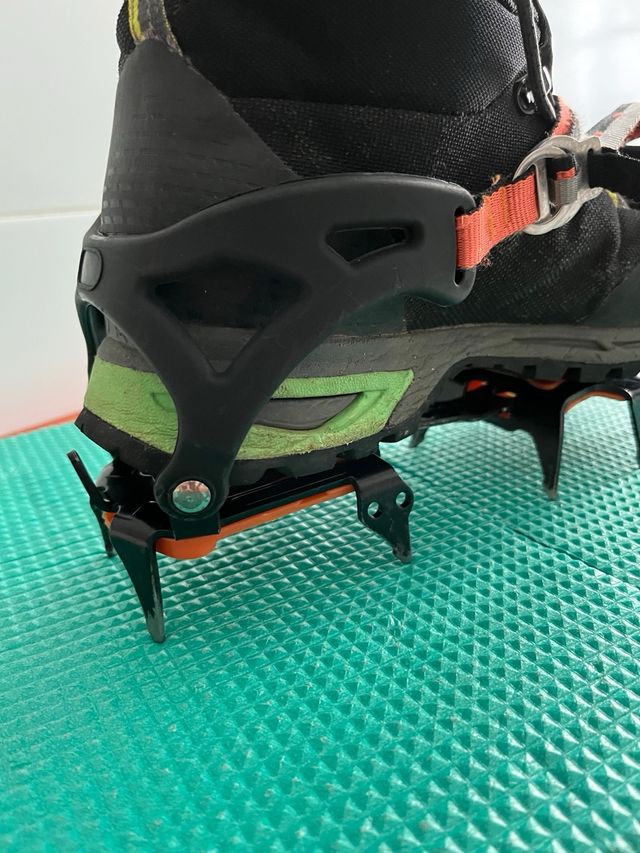 Crampones universales de correa