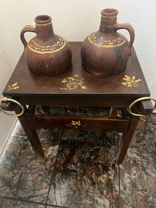 Mesa antigua cantarera madera y terracota
