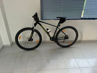 Bicicleta de Montaña Specialized Negra