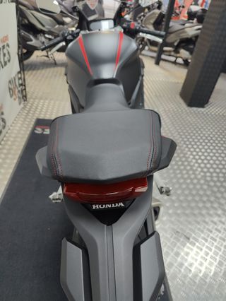 HONDA CBR 650 R